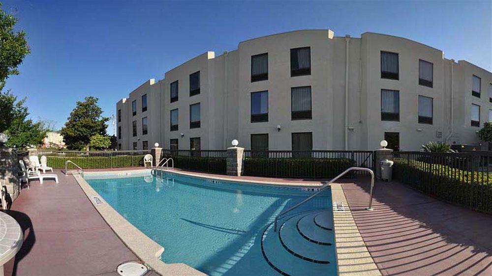 Red Roof Inn Pensacola Fairgrounds מראה חיצוני תמונה