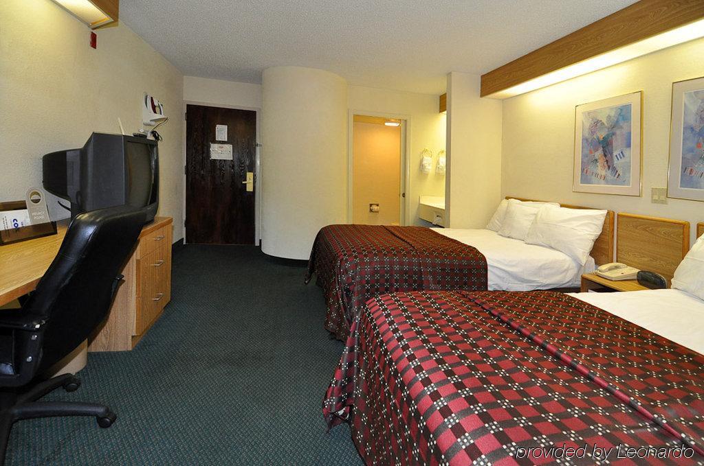 Red Roof Inn Pensacola Fairgrounds מראה חיצוני תמונה