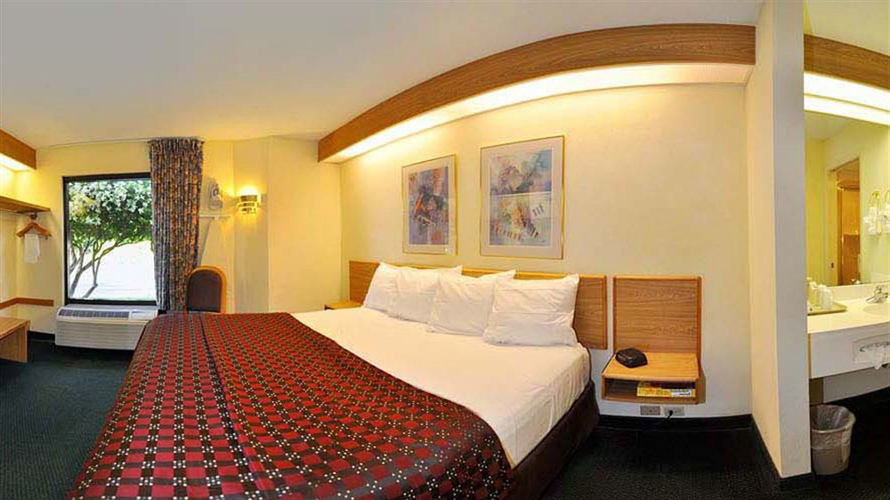 Red Roof Inn Pensacola Fairgrounds מראה חיצוני תמונה